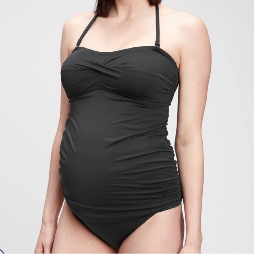 NWT Gap Maternity Halter Black Tankini Swim Top size Large built in soft cup bra